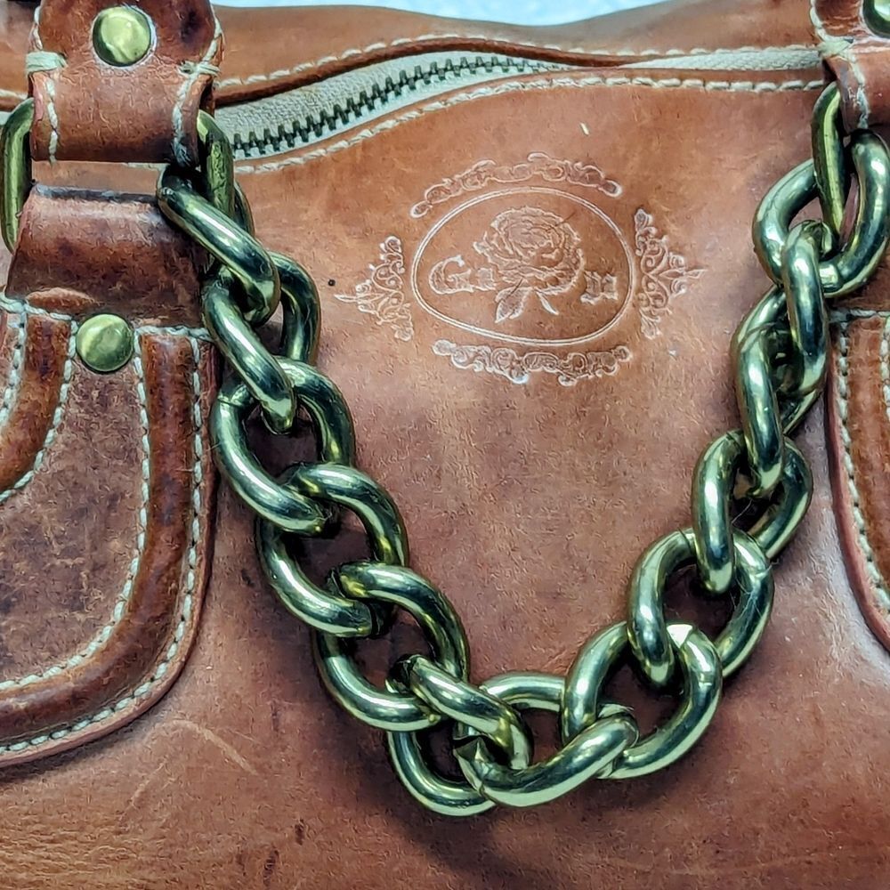 GAYA | Leather Chain Satchel - Picture 3 of 12